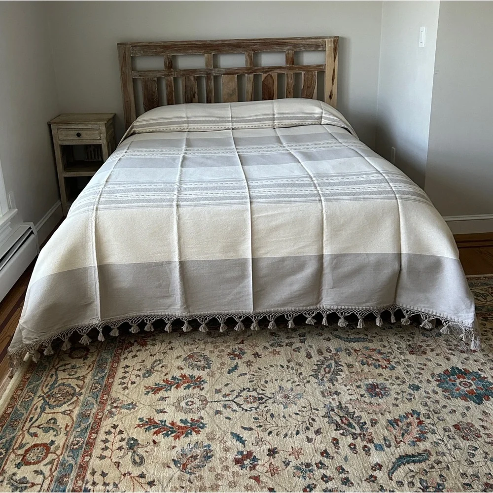 Hand loom Queen Size Cotton Bedspread.